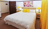 Queen Room 8