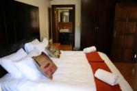 Elephant 2 (Sharing bathroom)