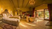 Bella Rose Honeymoon Suite