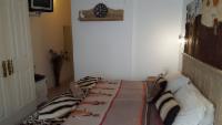 Double Room (Queen)