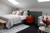 Heritage House Room 7 Airy Loft Room