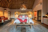 LODGE SUPERIOR KING ROOM