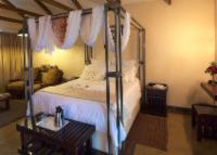 Honeymoon Chalet - Love Bird